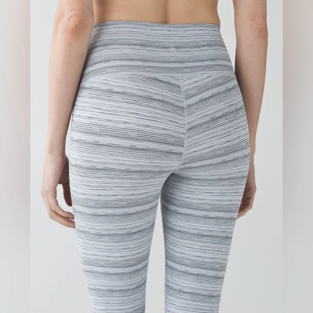EUC Lululemon High Times Pant *Luxtreme ••Cyber Stripe White Silver Fox Sz 6